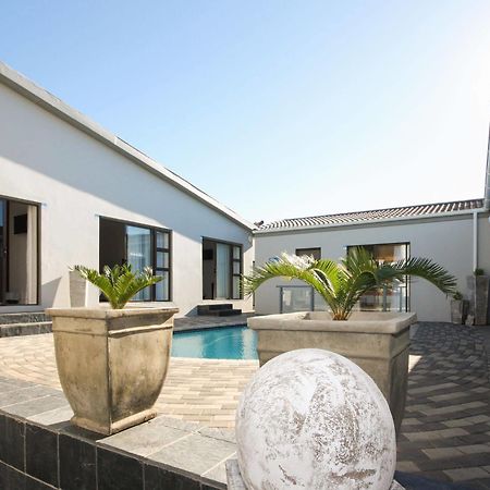 Le Blue Guesthouse Port Elizabeth Dış mekan fotoğraf