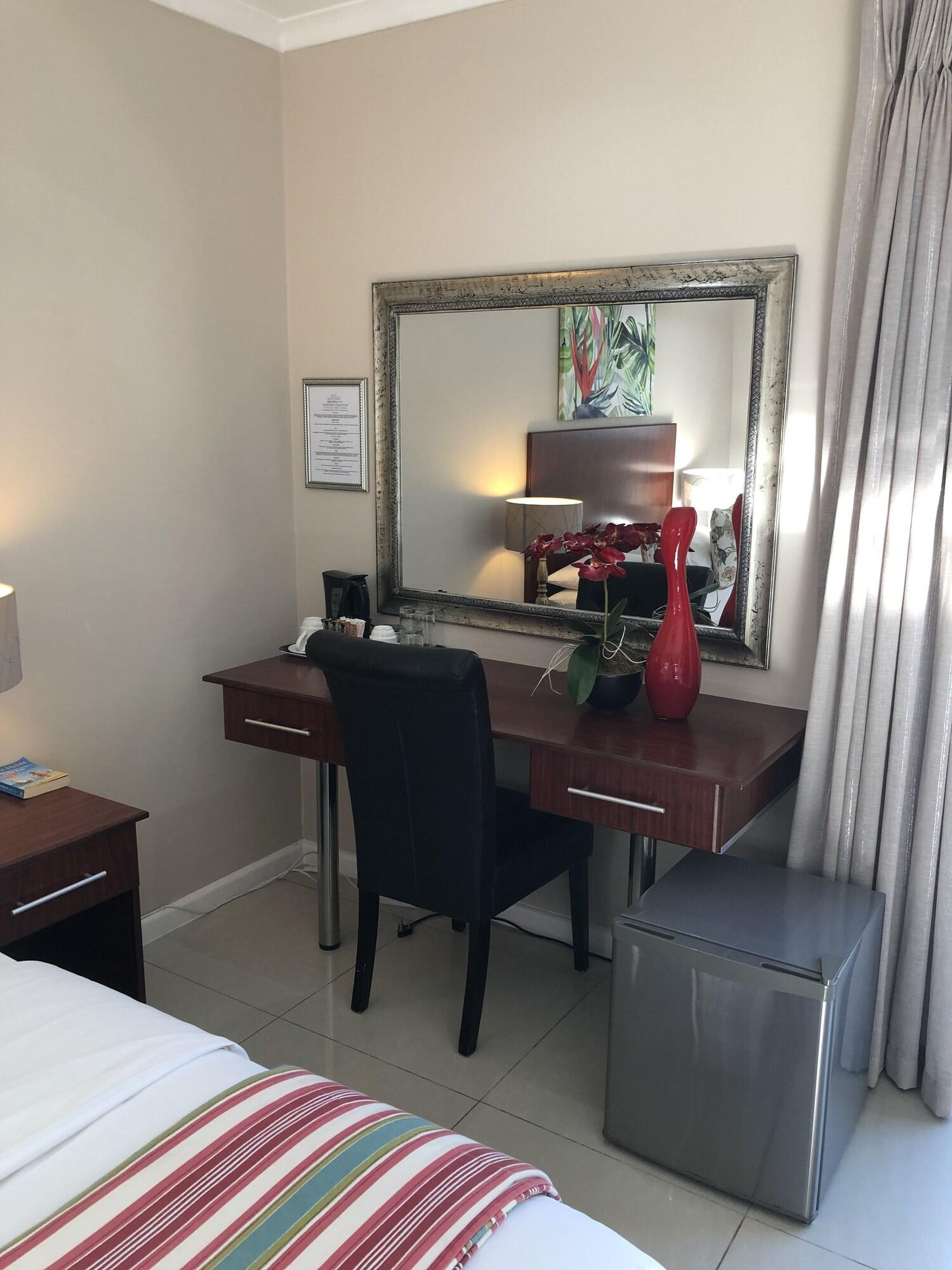Le Blue Guesthouse Port Elizabeth Dış mekan fotoğraf