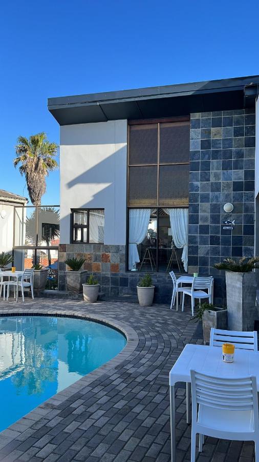 Le Blue Guesthouse Port Elizabeth Dış mekan fotoğraf