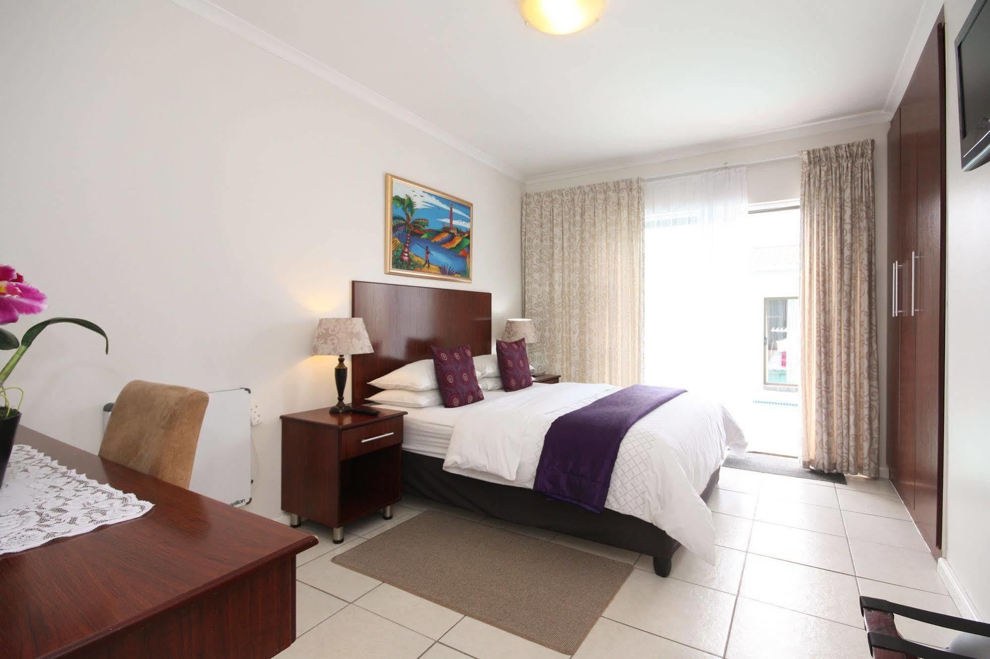 Le Blue Guesthouse Port Elizabeth Dış mekan fotoğraf