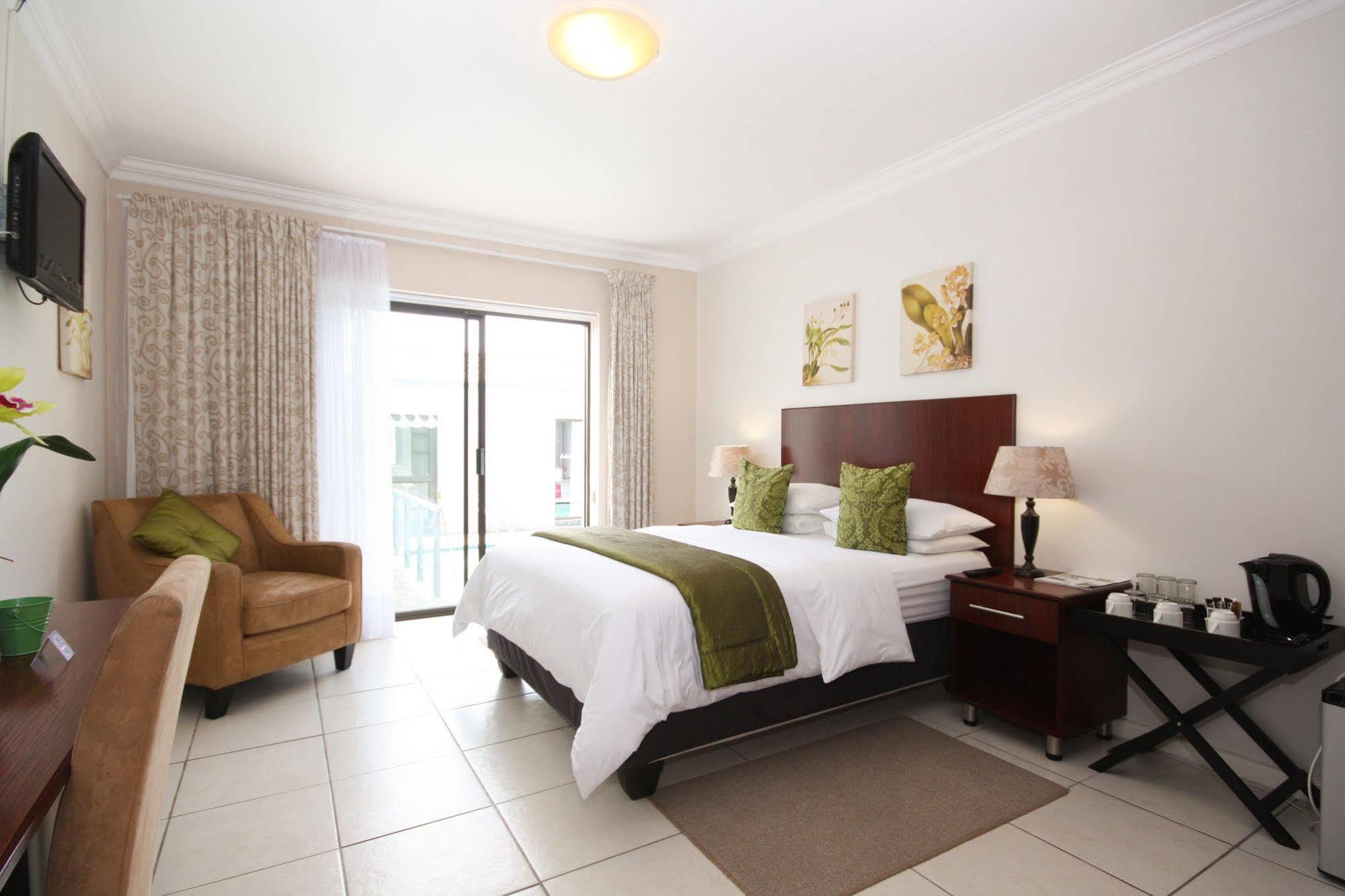 Le Blue Guesthouse Port Elizabeth Dış mekan fotoğraf