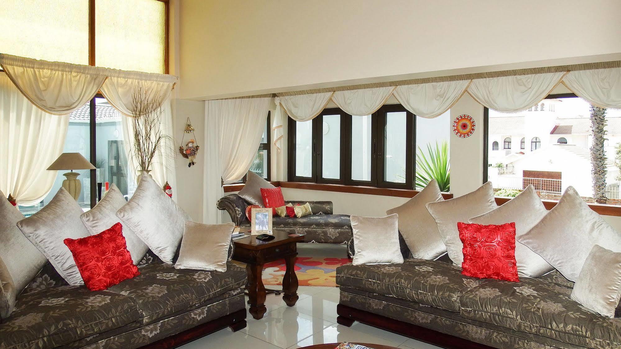 Le Blue Guesthouse Port Elizabeth Dış mekan fotoğraf