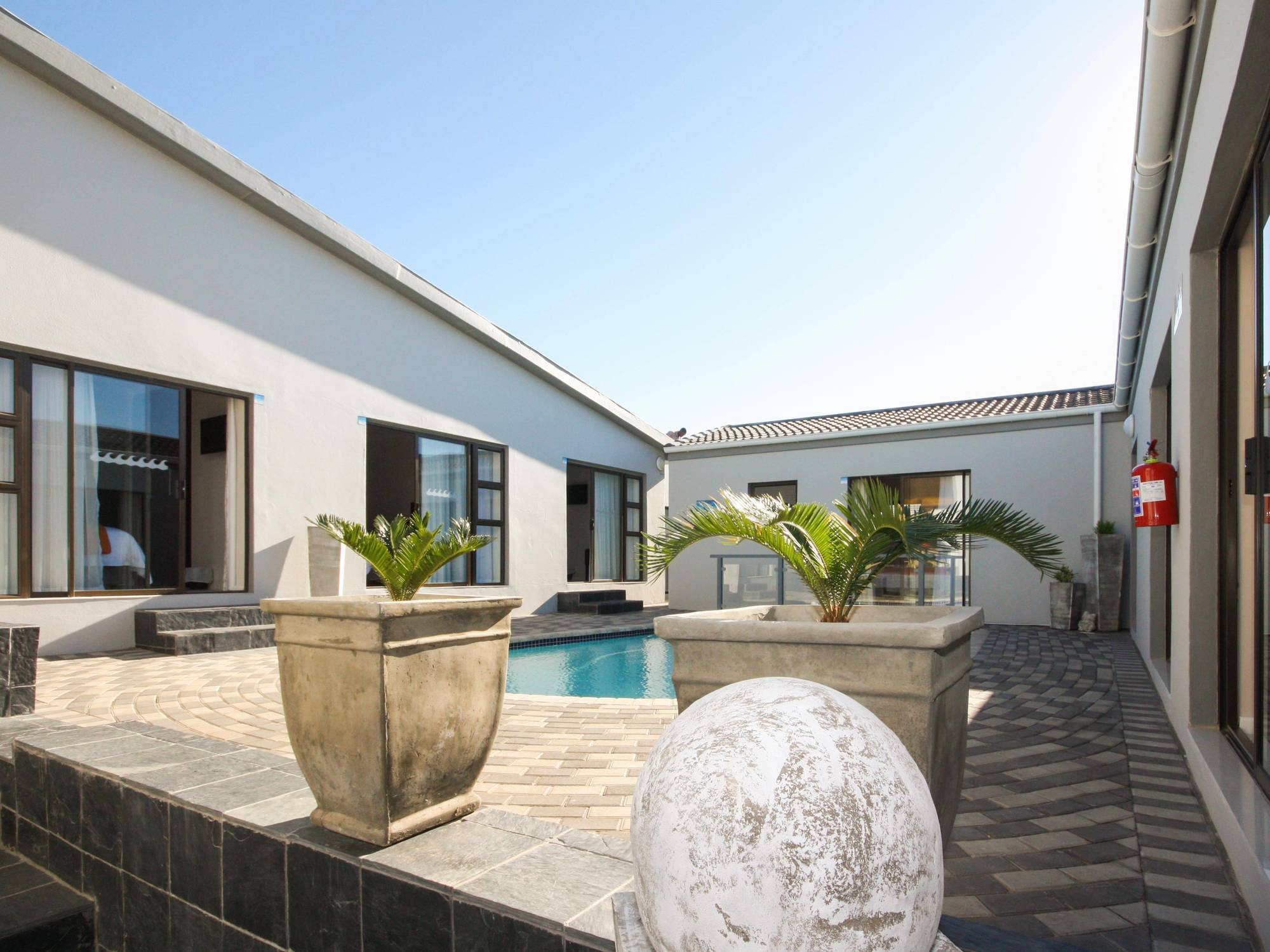 Le Blue Guesthouse Port Elizabeth Dış mekan fotoğraf