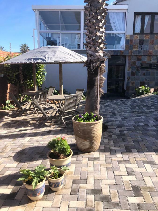 Le Blue Guesthouse Port Elizabeth Dış mekan fotoğraf